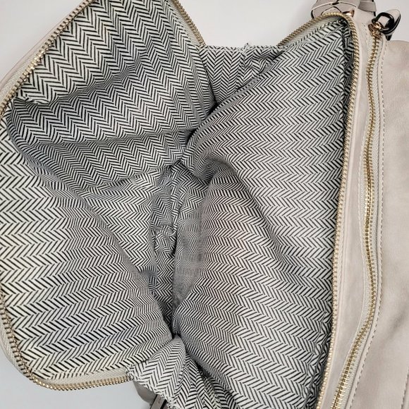 Grey Soft Vegan Leather Large Crossbody Handbag - Picture 5 of 14